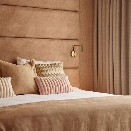 Ξενοδοχείο Der Valk 4*